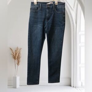KanCan Women's medium wash Blue Jeans 28